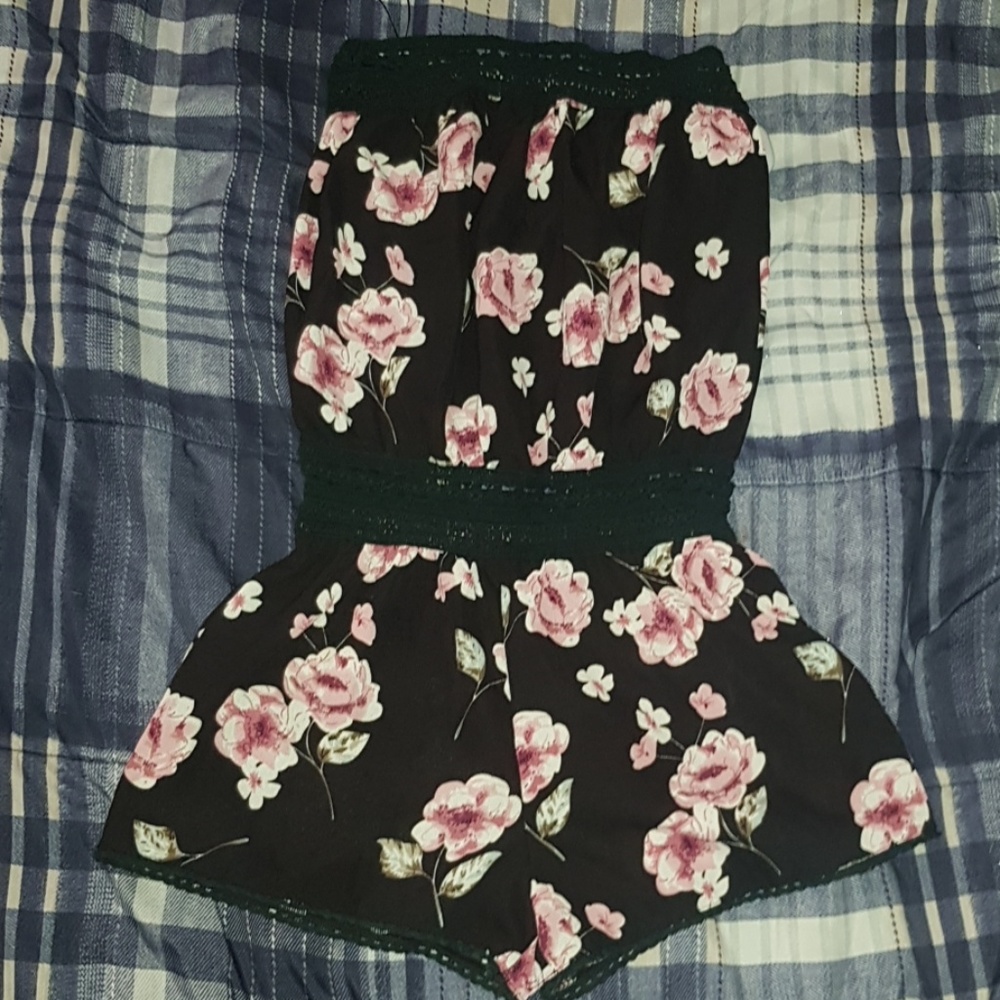 Sleeveless floral romper